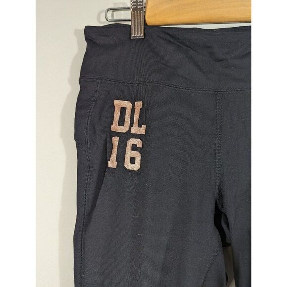 Alo Yoga Leggings Women Size M Black Capri Workout Activewear Confident Print - Picture 3 of 4